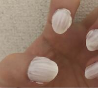 写真のように縦線が入らないようにネイルを塗るにはどうすればいいですか Yahoo 知恵袋
