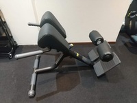 スポーツジムのマシンに詳しい方教えて下さい こちらのマシンの名前と Yahoo 知恵袋