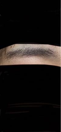 眉毛失敗 しました 女子高校生です 眉毛を整えようとしたら上の部分を変な形にし Yahoo 知恵袋