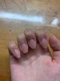 爪の切り方 人差し指も薬指のような形の爪にしたいのですが どうすればいい Yahoo 知恵袋