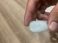 河原で白い石を拾いました 石英 結晶質石灰岩どちらでしょうか Yahoo 知恵袋