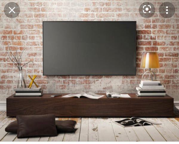 このようにテレビを壁掛けにしようと考えています。 - 下に置いてある 