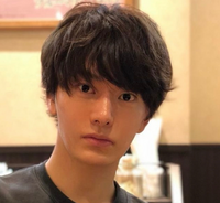 率直に答えてください イケメンですか イケメンです Yahoo 知恵袋