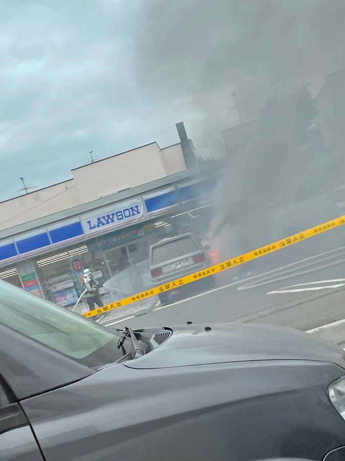 昨日の全国ニュースになった札幌の車両火災です この車種はなんですか Yahoo 知恵袋