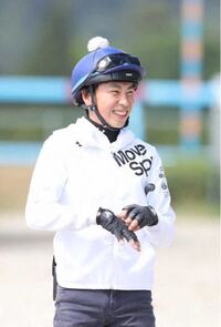 JRAジョッキーの横山武史くんの帽子に丸いボンボンが付いてます。それはなんの... - Yahoo!知恵袋