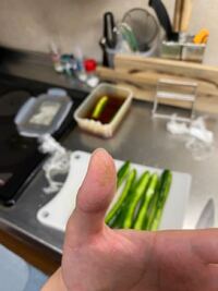 きゅうりを5分くらい持ってたら指の感覚がなくなって皮が硬くなったんですけどこ Yahoo 知恵袋