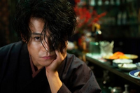 文ストの太宰のような髪型にしたいのですが 美容師さんにはなんといえばいいのでし Yahoo 知恵袋