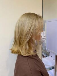 至急 この髪色にするにはブリーチだけでできますか また ブリーチ何回 Yahoo 知恵袋