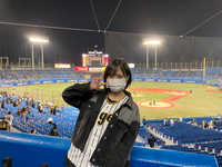 この阪神ファンのコは可愛いですね 大きいマスクをしてるので鼻 口 輪郭 Yahoo 知恵袋