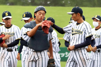 高校野球白樺学園ユニフォームはオリックスにそっくりですか？ユニフォ... - Yahoo!知恵袋