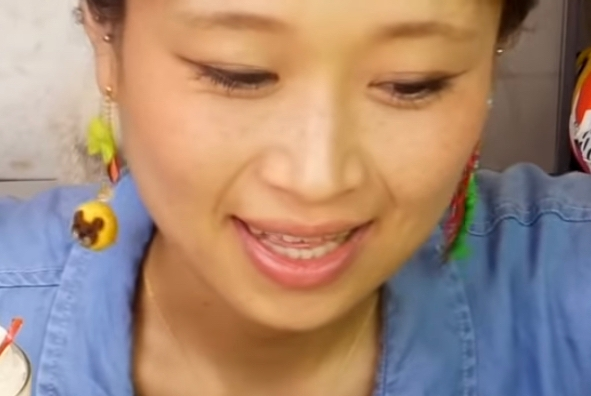 ロシアン佐藤さんって受け口ですか 喋ってるときの口元がいつも気にな Yahoo 知恵袋