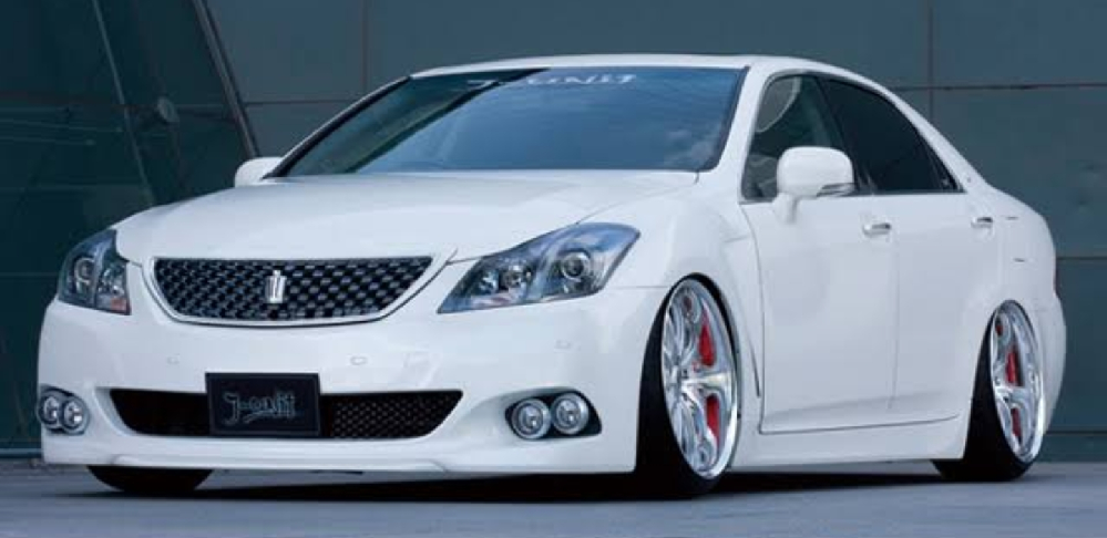 Dqnヤンキー女に人気なクラウン なぜゼロクラ0系クラウンは可愛くな Yahoo 知恵袋