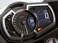 CBR400Rにニンジャのこのメーターを付けたいんですが不可能です