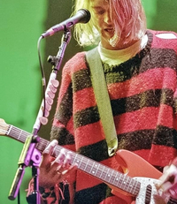 Nirvanaのカートコバーンが着ている有名な赤黒ボーダーのモヘア Yahoo 知恵袋