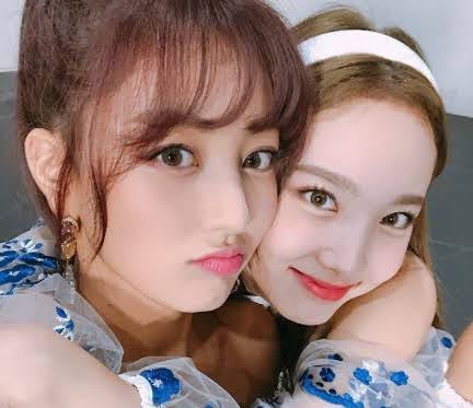 ハイタッチカード、ナヨン、ジヒョ TWICEのナヨンとジヒョはどちらの方が歌上手いですかね？ - Yahoo!知恵袋