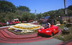 営業を終了したアトラクションの乗り物を廃止して 廃棄処分して その跡地に新し Yahoo 知恵袋