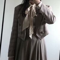 おばあちゃんからお下がりのお洋服を貰ったのですが、どの場面ならこのお洋服を着ても浮かないでしょうか？ 