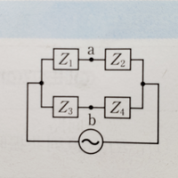 電験三種テキストのブリッジ回路について質問です。以下の問題の解き方について教えて下さい。 問題
回路で、Z1は2Ωの誘導性リアクタンス、Z2とZ4は2Ωの抵抗、Z3は2Ωの容量性リアクタンスである。a-b間の電圧と電源電圧との位相差(rad)を求めよ。

答え
π/2