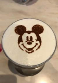 ディズニーランドにあるセンターストリート コーヒーハウスのアイスカフェモカっ Yahoo 知恵袋