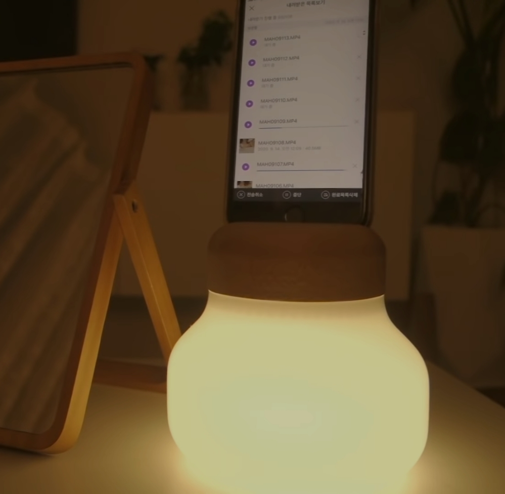 韓国のYouTuberの方が使ってたんですが これって卓上ランプですか？