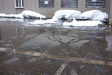 現在井戸水を使用して消雪パイプで融雪しているのですが、凍結すること 