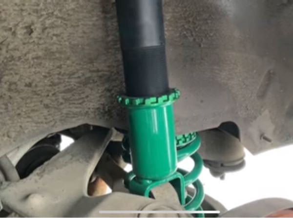ダブルウィッシュボーンのリヤの車高調の減衰力調整ってこの奥のスプリ Yahoo 知恵袋