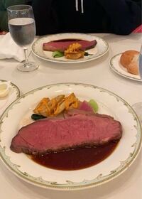 これはどこのステーキ屋か分かりますか たぶん 東京ディズニー Yahoo 知恵袋