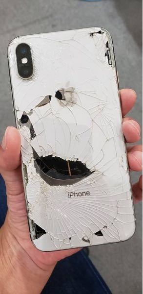 スマートフォン本体 画面割れ 背面割れ 奇跡の復活】背面ガラスまでバキバキになったiPhone8、画面の表示は