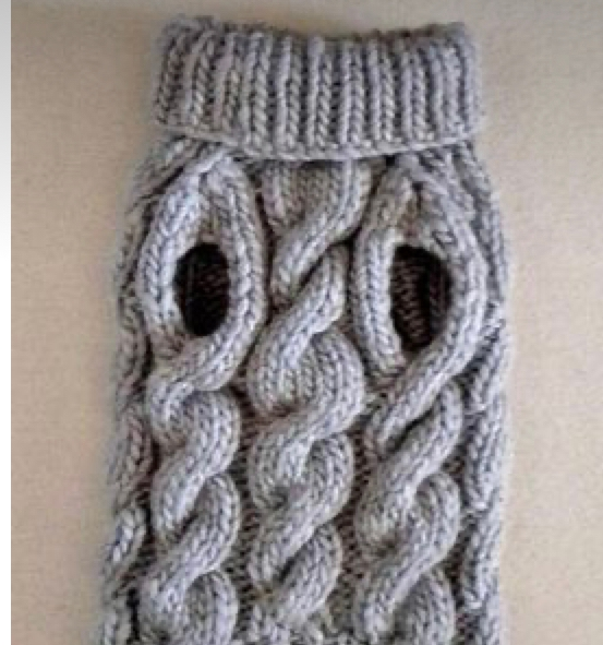 写真の縄編みの編み方を教えてください。 このように立体的なふんわりした縄編みは、どのような編むといいのでしょうか。 交差しただけでこのようにふんわりとした縄編みになるのかわからないので教えてください。