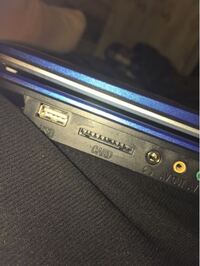 ポータブルDVDプレーヤーに ついていたこのUSBとSDカードの
ところにUSBメモリーやSDカードを刺せば
メモリ内の動画を見る事が出来ますか？