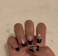 このネイルをやってもらうにはいくらぐらいかかりますか パールとか 大粒とか調 Yahoo 知恵袋