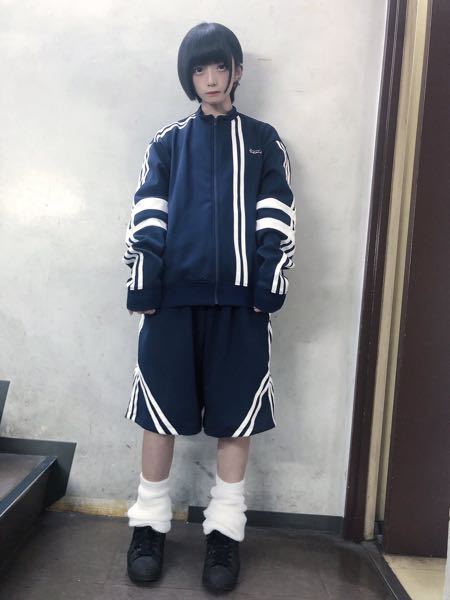 はうきくん あのちゃんが着ているこちらのジャージどこのものでしょう Yahoo 知恵袋