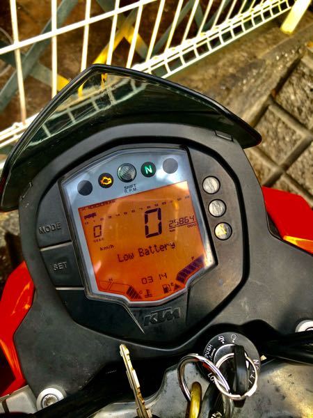 はじめまして。つい最近からKTMduke200に乗り始めたので - Yahoo!知恵袋