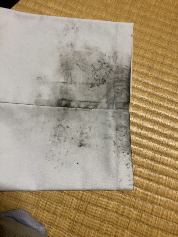 お気に入りの白パンを汚してしまいました。 - このズボンを履いて自