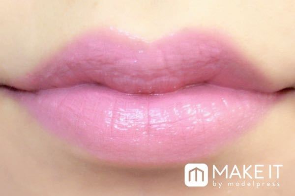 この写真と全く同じように発色するピンクのリップを探してます 白みが強くて青み Yahoo 知恵袋