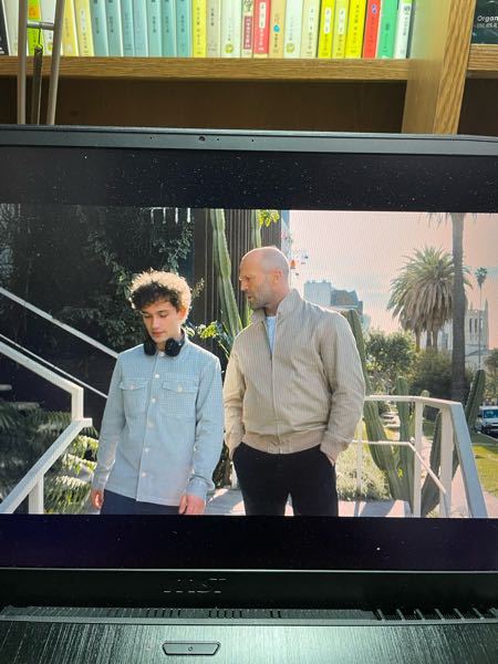 カーハートに詳しい方にお聞き致します。こちらのジャケットを探