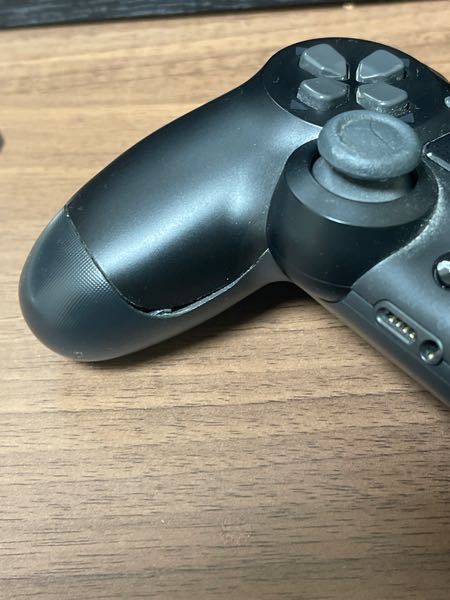 ブックオフでps4を売る際、コントローラー(純正)が少しだけ凹んでるんですが... - Yahoo!知恵袋