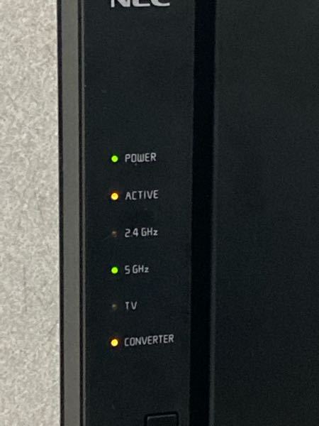 WiFiです Buffaloの親機がありNECを中継器にしたく設定していたら下の写真のようにPOWERが点滅し数分経つとそのPOWERが赤に点灯しPOWERが緑にCONVERTERがオレンジになります。どうしたらいいのでしょうか...