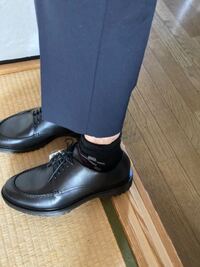 ユニクロのアンクルパンツを買ったのですが やはり靴下や足首が見えて Yahoo 知恵袋