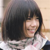 日本の女優さんで、宮崎あおいさん以上に可愛い人はいますか？

可愛いというか、いくら観ても飽きませんね。 