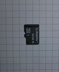 XiaomiのFIMI PALM 2というジンバルカメラについてなのですが、 画像のSDカードを差し込んで録画をしようとしたところ”⚠️Click format SD card”と表示されて撮影ができません。どうすれば撮影できるようになるでしょうか？