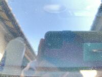 車の窓ガラスに白い小さい玉模様の汚れがついてます これを落とそう Yahoo 知恵袋