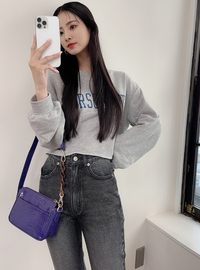 ショート丈トップスについて写真のようなトップスを着る場合 座った時 Yahoo 知恵袋