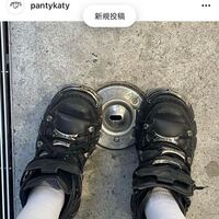 香椎かてぃちゃんがインスタにあげているこの靴はどこの靴かわかる方いますか Yahoo 知恵袋