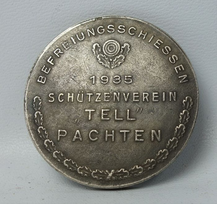 ドイツのメダルです。 多分、ヒトラー政権の時代だと思います。 このメダルはどういうメダルでしょうか？