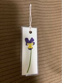押し花のしおりを作りました 正直どう思いますか ふつーに可愛い 白い紙 Yahoo 知恵袋