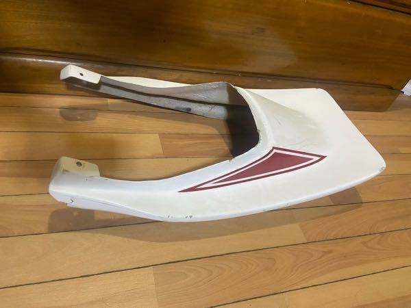 急募‼️ゼファー400のテールカウルについての質問です冷やかし等は