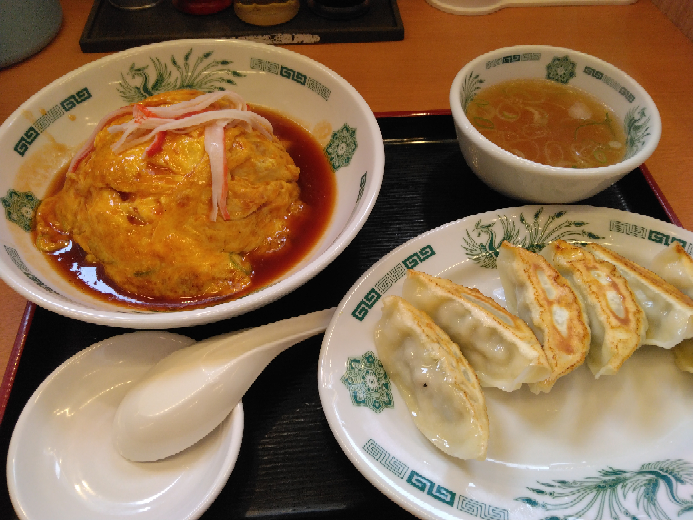 今日は、天津飯餃子セットにしました。 美味しいよね？ ( ^o^)( ^o^)( ^o^)( ^o^)( ^o^)