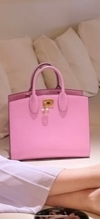 このバッグのブランドわかる方いらっしゃいますか？？？