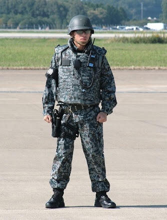 航空自衛隊でこのような装備を着て訓練できる科を教えて下さい